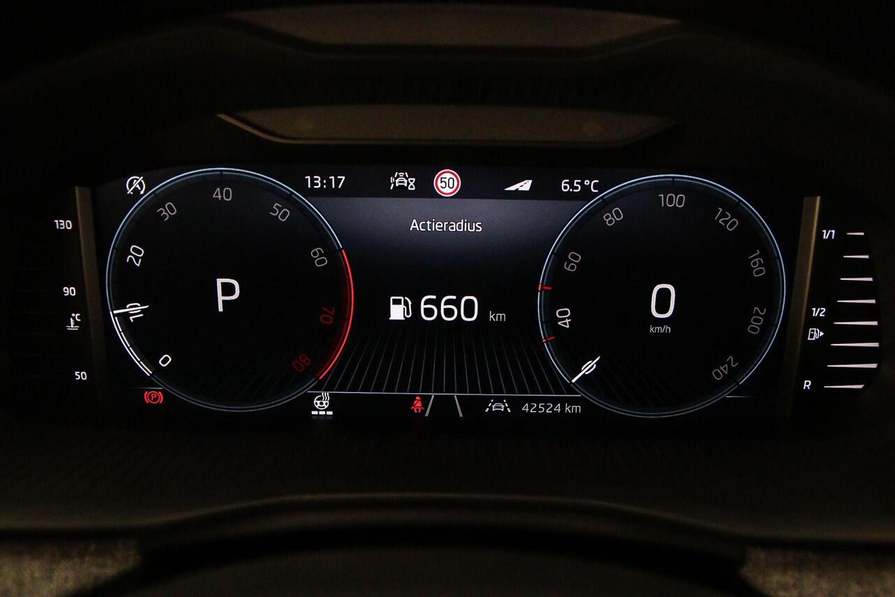 Skoda Kamiq Selection 1.0 TSI 115pk DSG Automaat Adaptive cruise control, Stuurwiel verwarmd, Achteruitrijcamera, App connect, LED koplampen, Parkeersensoren