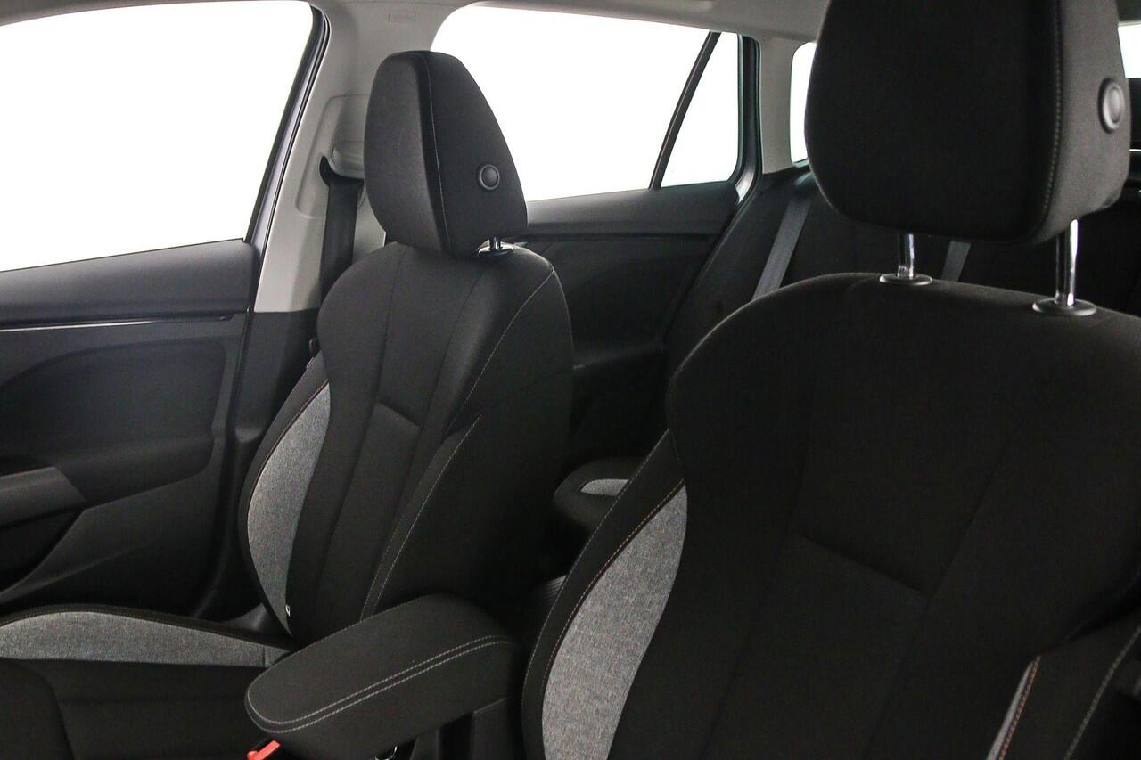 Skoda Kamiq Selection 1.0 TSI 115pk DSG Automaat Adaptive cruise control, Stuurwiel verwarmd, Achteruitrijcamera, App connect, LED koplampen, Parkeersensoren