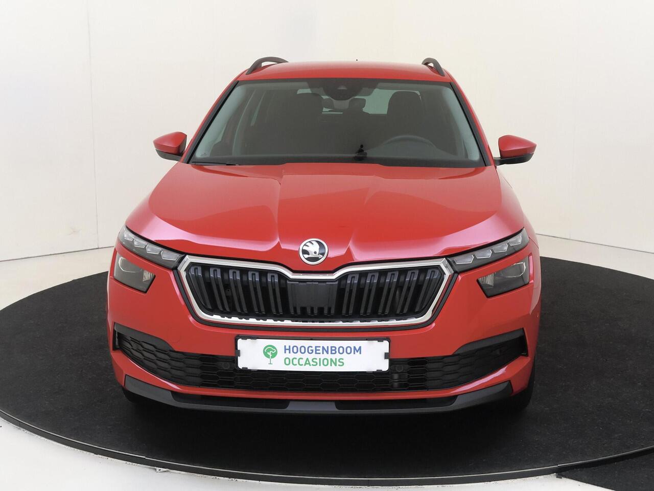 Skoda Kamiq 1.0 TSI Business Edition | Achteruitrijcamera | Parkeerassistent | Dodehoek detectie | Adaptieve cruise control | CarPlay | Stoelverwarming | Navigatie |