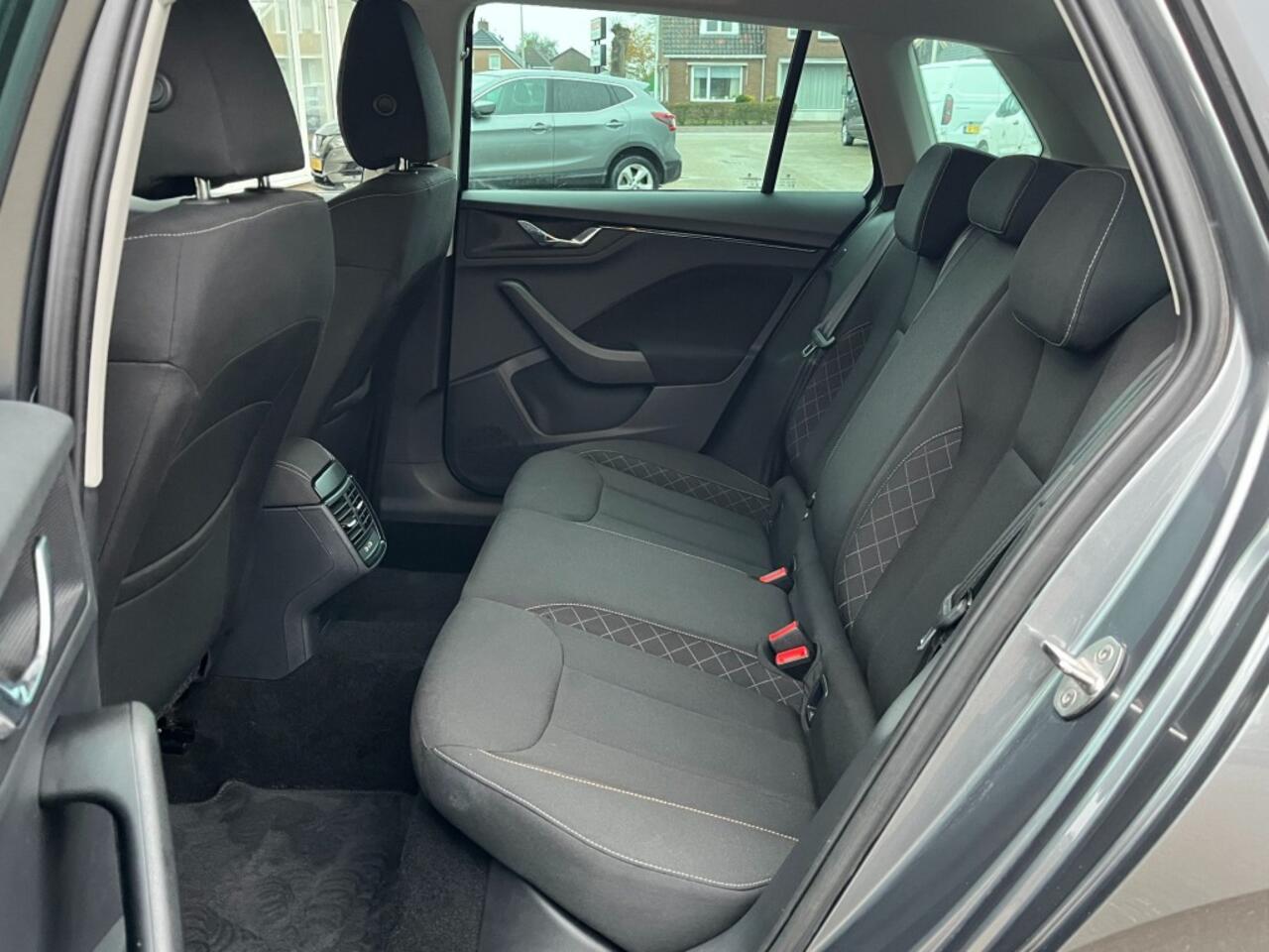 Skoda Kamiq 1.0 TSI Business Edition 110 PK I Camera I Clima I Carplay I Cruise I LED