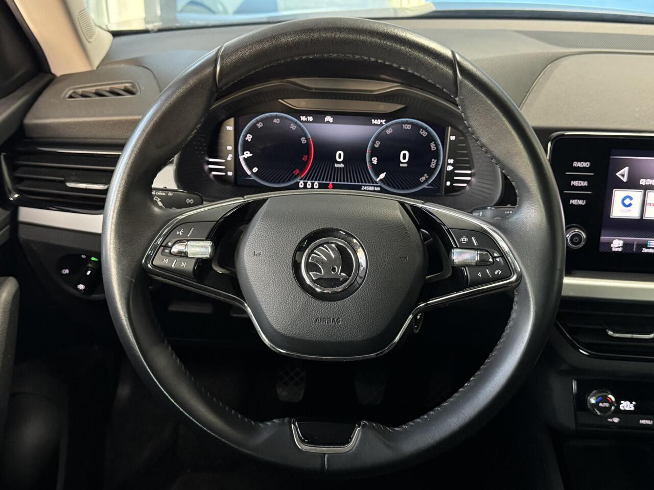 Skoda Kamiq 1.0 TSI Ambition | ¤ 1.000 INRUILPREMIE | Cruise | Clima | Camera | PDC achter | Carplay | LM velgen ( Vestiging - Vianen )