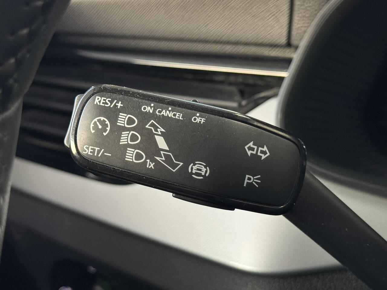 Skoda Kamiq 1.0 TSI Ambition | ¤ 1.000 INRUILPREMIE | Cruise | Clima | Camera | PDC achter | Carplay | LM velgen ( Vestiging - Vianen )