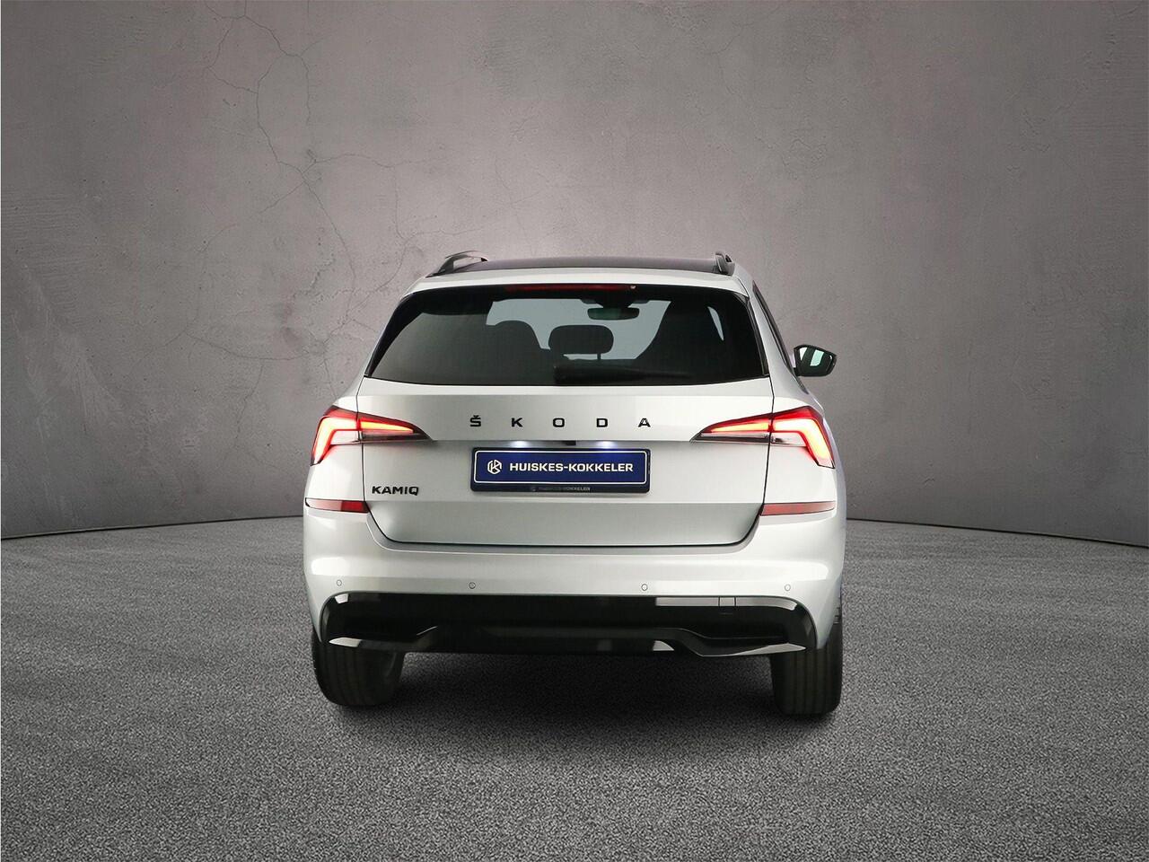 Skoda Kamiq Monte Carlo 1.0 TSI 110pk DSG Automaat Panoramadak, Achteruitrijcamera, Cruise control, Verwarmde voorruit, LED koplampen, Stoelverwarming, Parkeersensoren