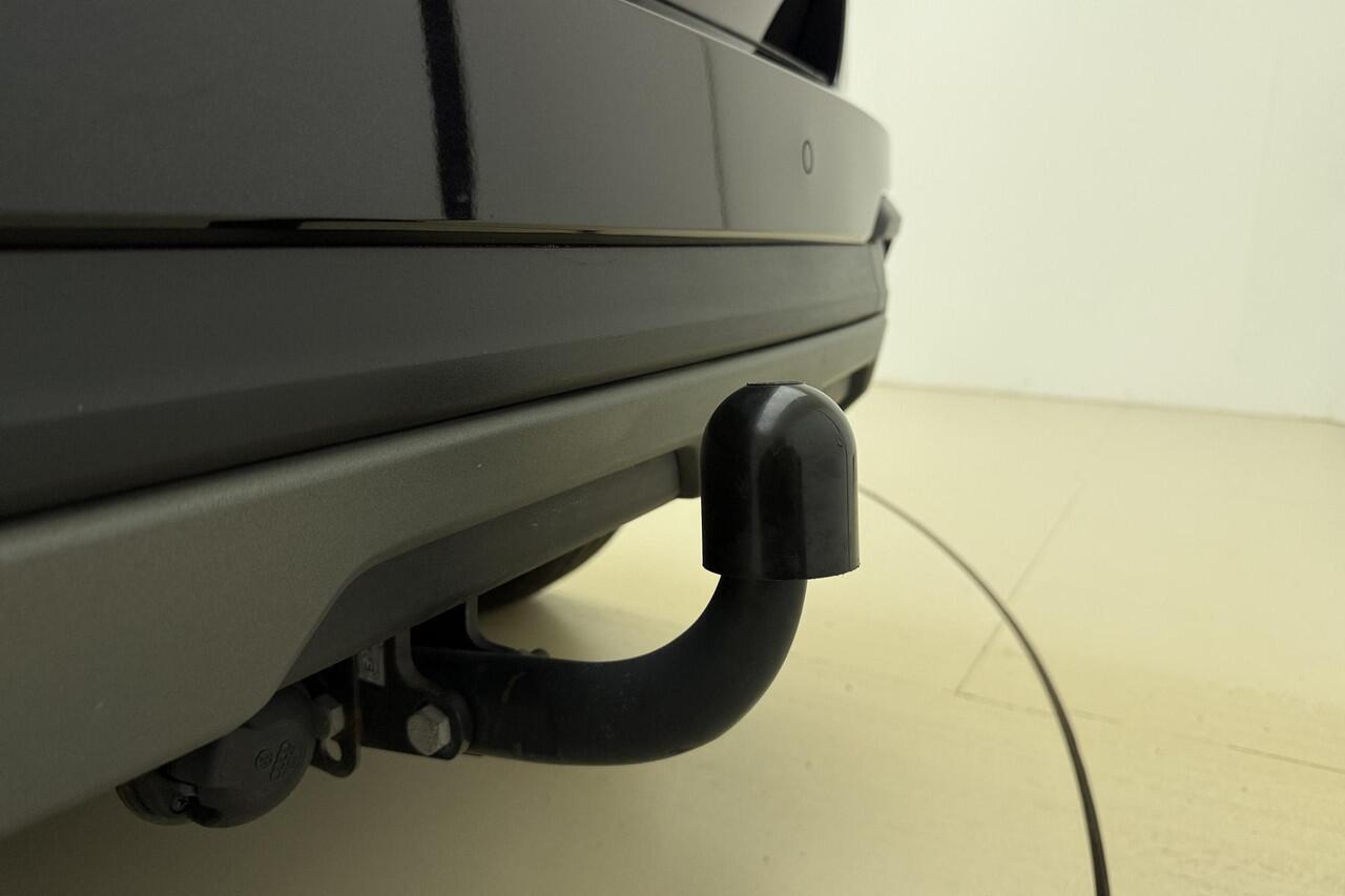 Skoda Kamiq 1.0 TSI Selection | Navigatie via Carplay | Climate control | Trekhaak | Draadloze telefoonlader | Lichtmetalen velgen | Weinig kilometers