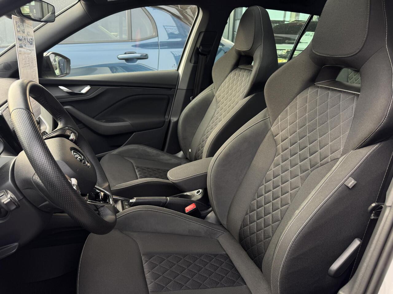 Skoda Kamiq 1.0 TSI Sport Business Automaat | Panodak | 18LM | Camera | Car-Play