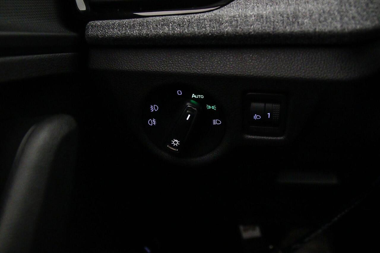 Skoda Kamiq Selection 1.0 TSI 115pk DSG Automaat Adaptive cruise control, Stuurwiel verwarmd, Achteruitrijcamera, App connect, LED koplampen, Parkeersensoren