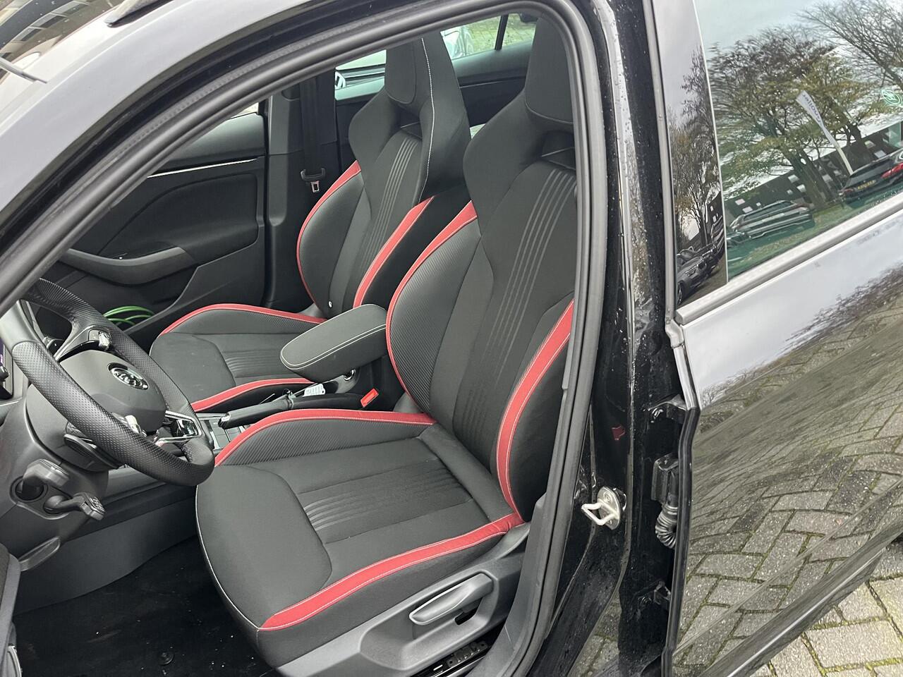 Skoda Kamiq 1.5 TSi DSG ACT Monte Carlo | PANORAMADAK | EL. TREKHAAK | STANDKACHEL|