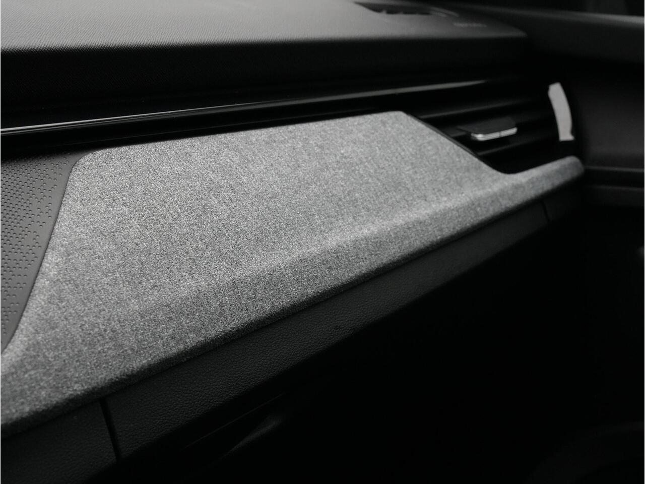 Skoda Kamiq 1.0 TSI 115 pk DSG Selection | Stuur-/stoelverwarming | Achteruitrijcamera | Carplay | Virtual Cockpit