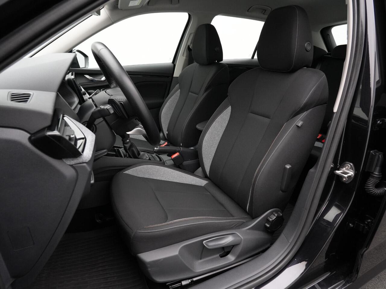 Skoda Kamiq 1.0 TSI 115 pk DSG Selection | Stuur-/stoelverwarming | Achteruitrijcamera | Carplay | Virtual Cockpit