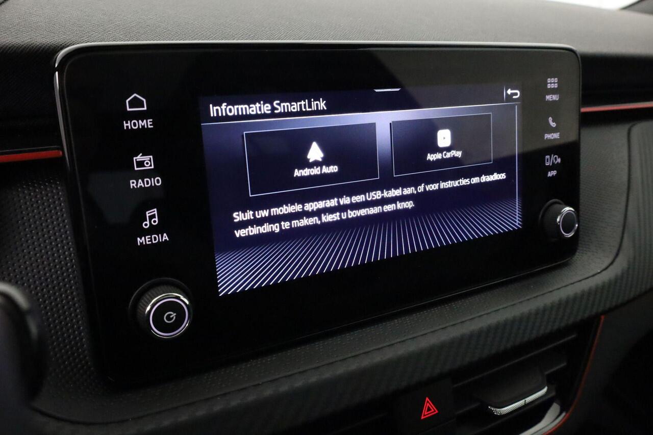 Skoda Kamiq Monte Carlo 1.0 TSI 115 pk | Panoramadak | Camera | Stoelverwarming | 18 inch | Keyless Entry | Elektrische Kofferklep | Draadloos Apple Carplay/Android Auto