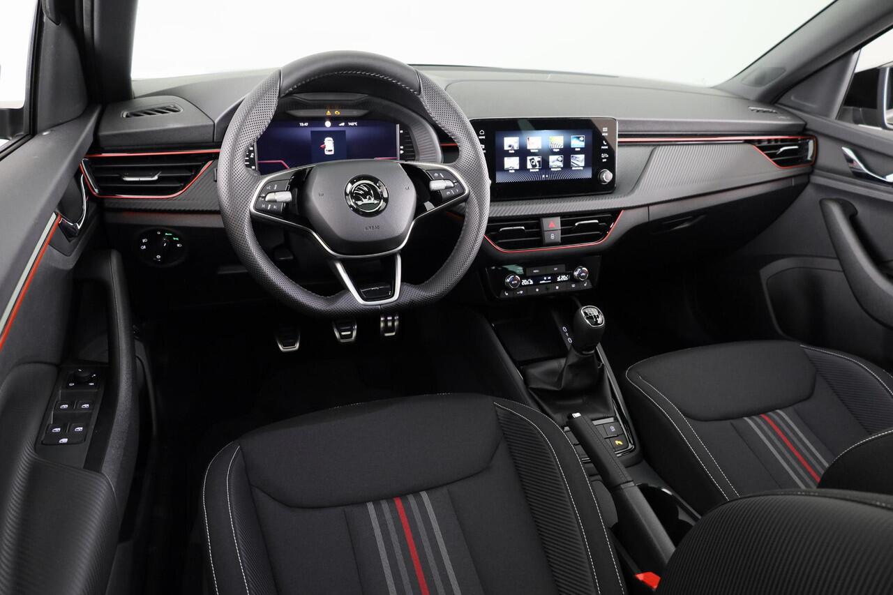 Skoda Kamiq 1.0 TSI Monte Carlo 115pk | Panoramadak | Stoelverwarming | Apple Carplay/ Android auto | 17 inch Lichtmetalen velgen