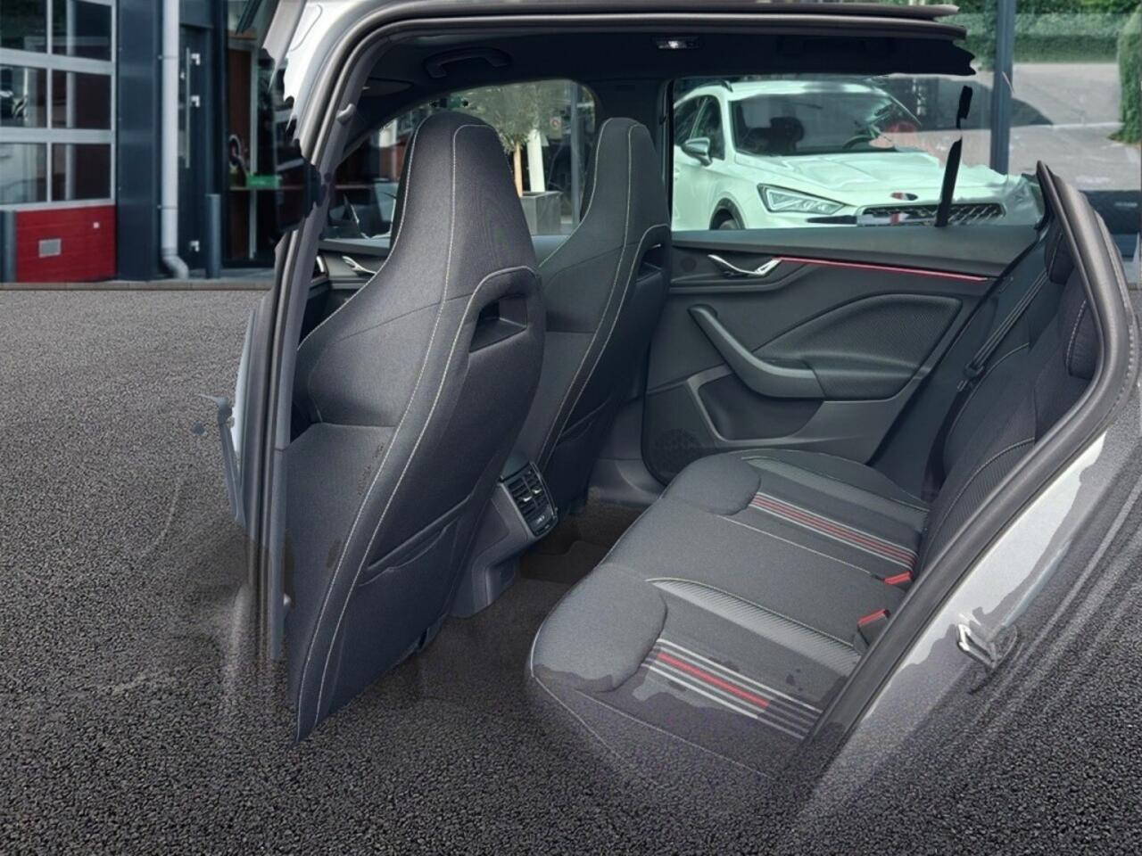 Skoda Kamiq 1.0 TSI DSG MONTE CARLO GLAS-DAK/CAMERA/CARPLAY/CRUISE/STOELVERW