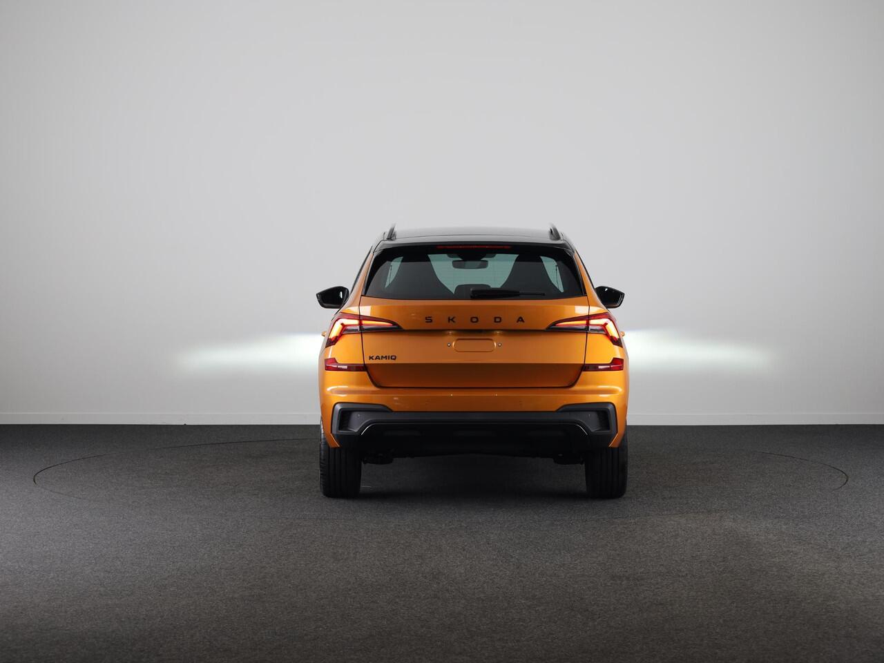 Skoda Kamiq Monte Carlo 1.0 TSI 115 pk 7 versn. DSG | 18 inch | Blind Spot | Navigatie | Adaptive Cruise | Panoramadak | Stoelverwarming |