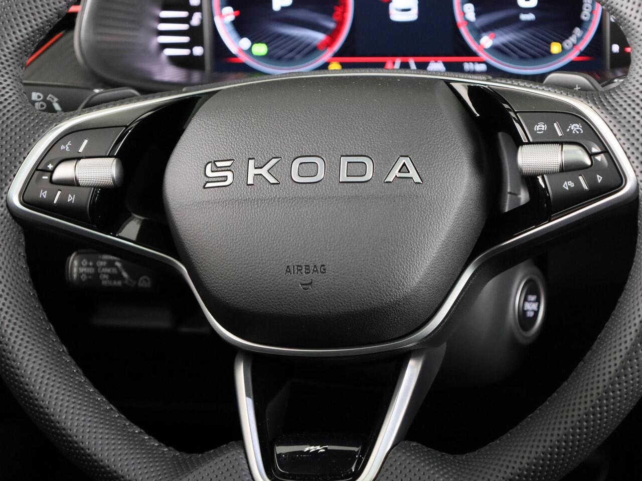 Skoda Kamiq Monte Carlo 1.0 TSI 115 pk 7 versn. DSG | 18 inch | Blind Spot | Navigatie | Adaptive Cruise | Panoramadak | Stoelverwarming |