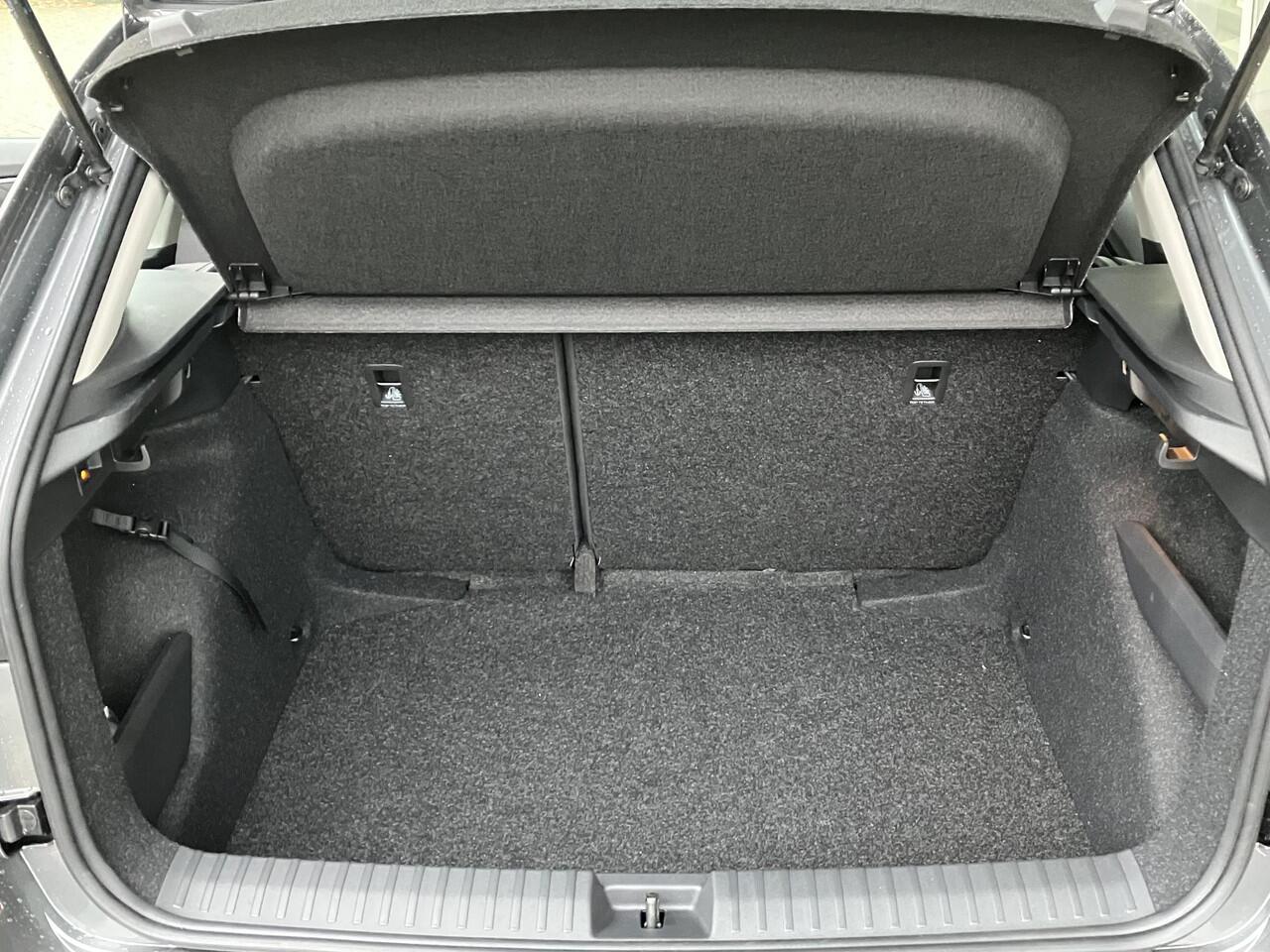 Skoda Kamiq Selection 1.0 TSI 115 PK 6 versn. | Trekhaak | 16" Lichtmetalen velgen | Apple Carplay/Android Auto | Climate controle |