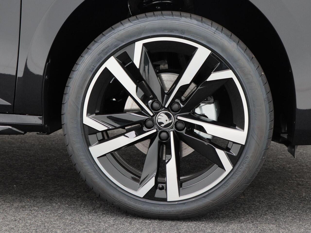 Skoda Kamiq Monte Carlo 1.0 TSI 115 PK | Panoramadak | Stoelverwarming | Achteruitrijcamera | Cruise control