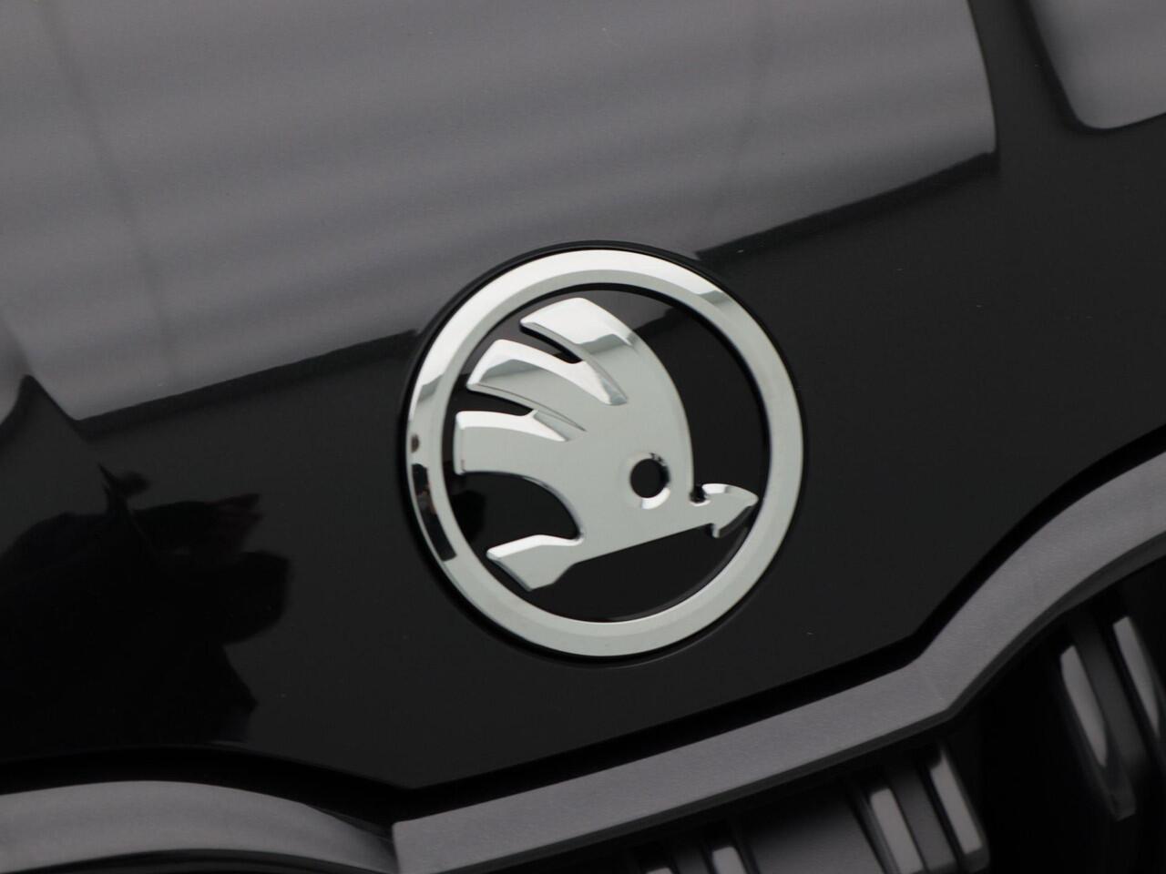 Skoda Kamiq Monte Carlo 1.0 TSI 115 PK | Panoramadak | Stoelverwarming | Achteruitrijcamera | Cruise control