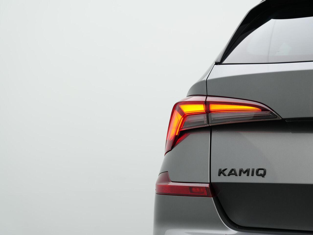 Skoda Kamiq 1.0 TSI 115 pk DSG Monte Carlo | Panoramadak | Adaptief onderstel | Matrix LED | Stuur-/stoelverwarming | Achteruitrijcamera