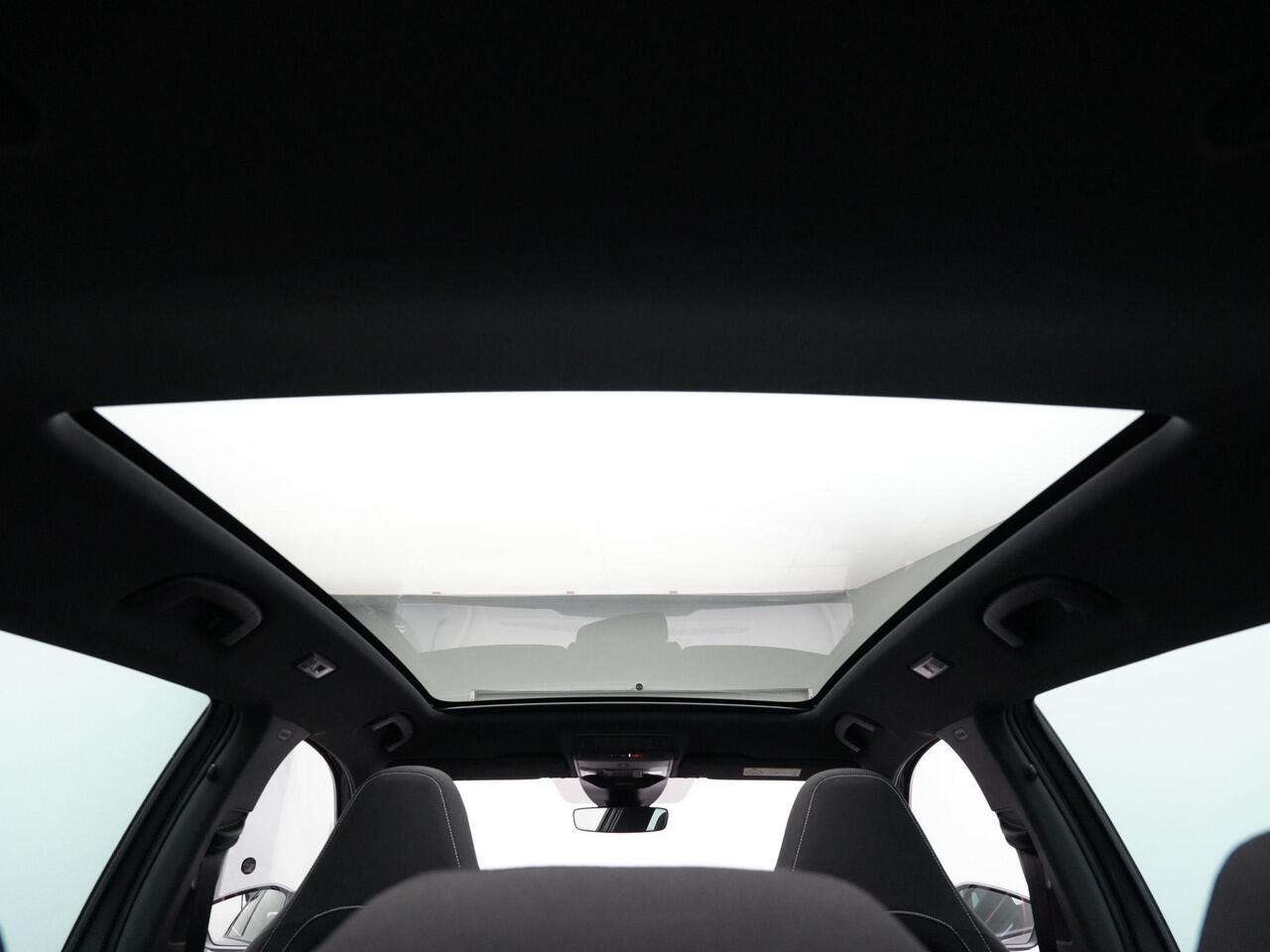 Skoda Kamiq 1.0 TSI 115 pk DSG Monte Carlo | Panoramadak | Adaptief onderstel | Matrix LED | Stuur-/stoelverwarming | Achteruitrijcamera