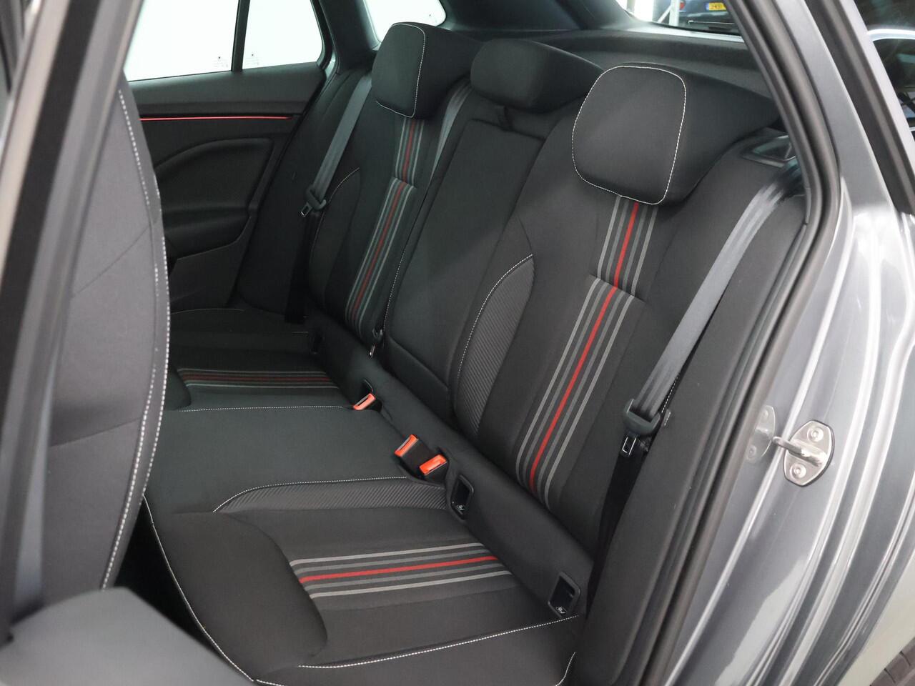 Skoda Kamiq 1.0 TSI Monte Carlo | NL Auto | LED | Navigatie | Digitaal Dashboard | Apple CarPlay/Android Auto | Sportstoelen | Camera | Stoelverwarming | Adaptieve Cruise Control | Panoramadak | Ele. kofferdeksel |