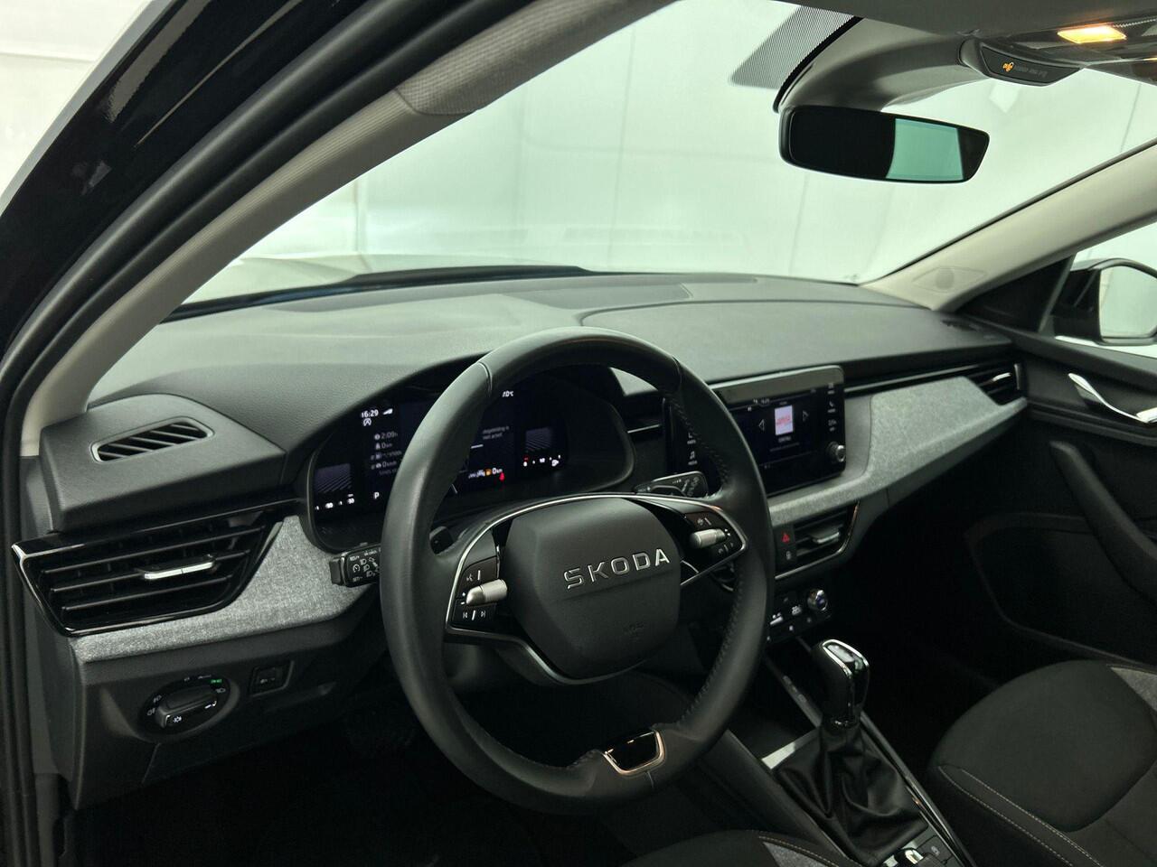 Skoda Kamiq 1.0 TSI Business Edition DSG | Navigatie | Climate control | Cruise control | LED | Keyless | Achteruitrijcamera | Parkeersensoren | Apple Carplay/ Android Auto | Radio