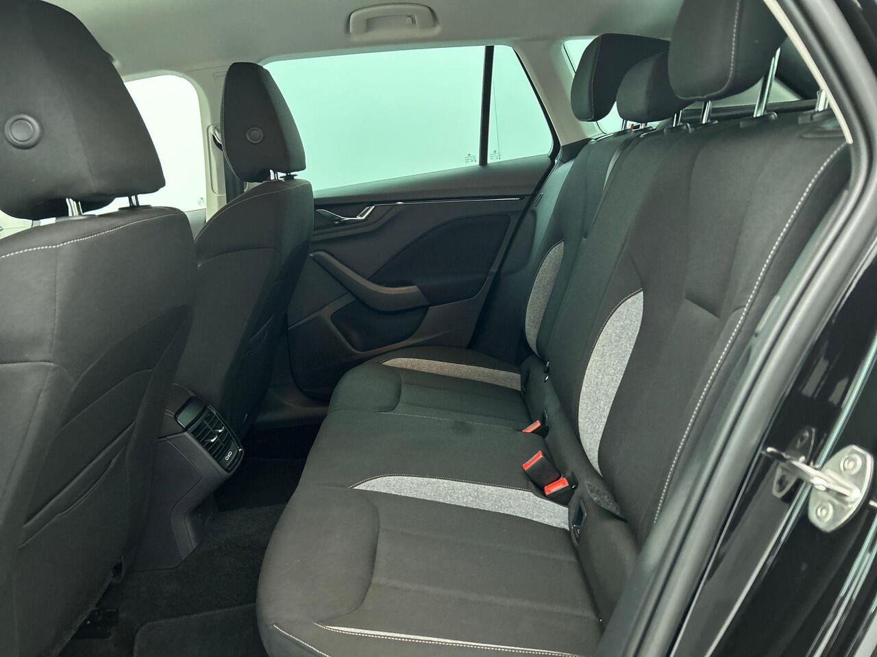 Skoda Kamiq 1.0 TSI Business Edition DSG | Navigatie | Climate control | Cruise control | LED | Keyless | Achteruitrijcamera | Parkeersensoren | Apple Carplay/ Android Auto | Radio