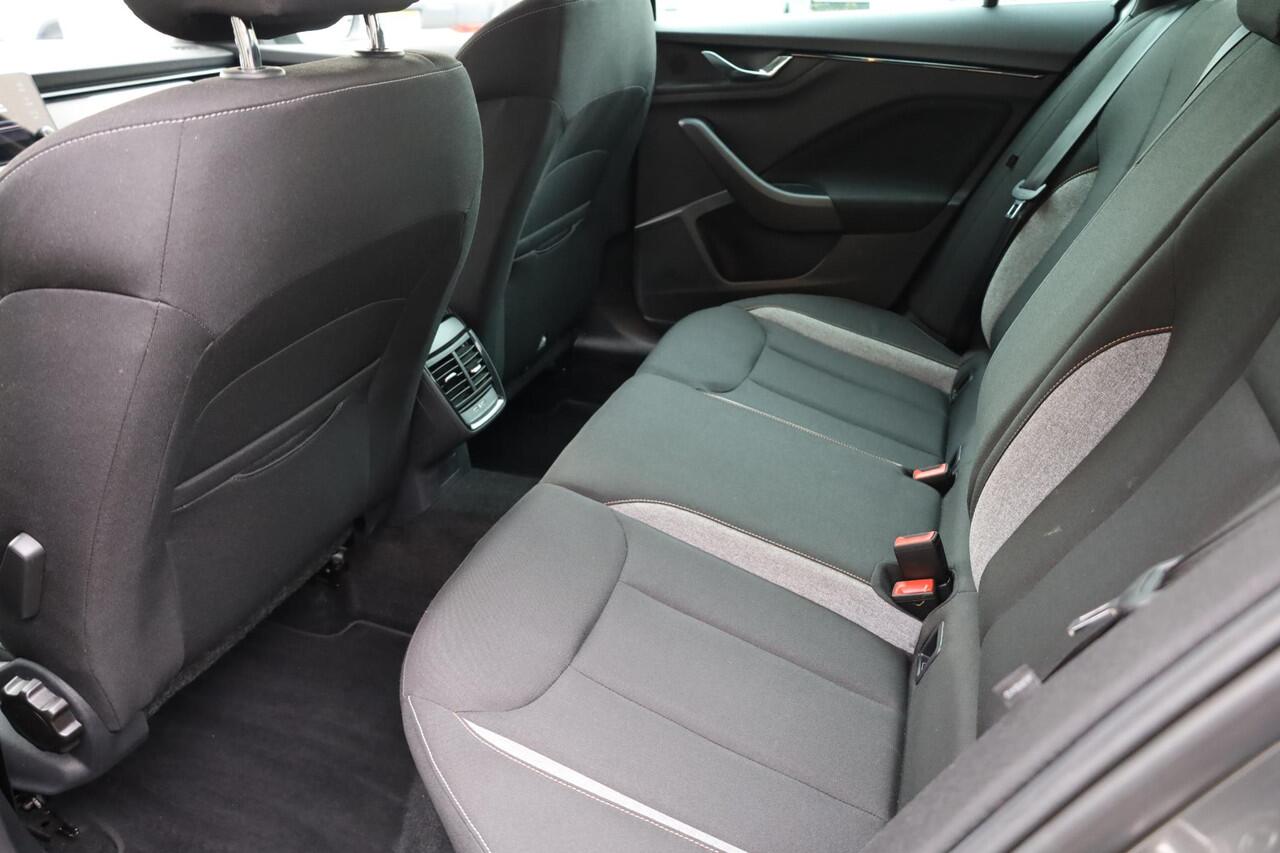 Skoda Kamiq 1.0 TSI Selection STOEL/STUURVERW. CAMERA ACC CARPLAY DAB CRUISE CLIMA LANE-ASSIST 2XPDC LMV