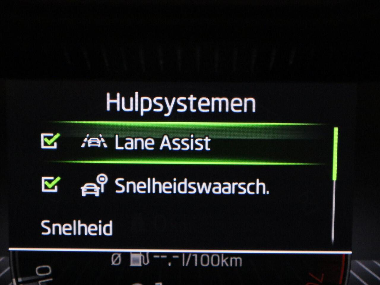 Skoda Kamiq 1.0TSI/115PK Selection DSG · Apple/Android Car Play · Clima · Parkeersensoren · Cruise control · Garantie t/m 14-07-2029 of 100000km