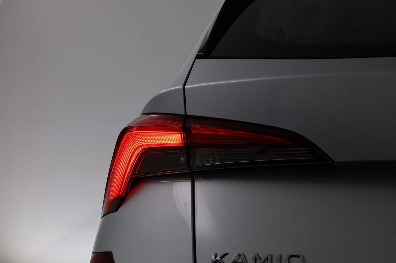 Skoda Kamiq Essence 1.5 TSI 115PK | Parkeersensoren achter | Infotainment scherm 8,25 inch | Draadloze Apple Carplay/Android Auto | 8 inch digitaal instrumentenpaneel | Verkeersborden herkenning | Cruise Control | LED verlichting