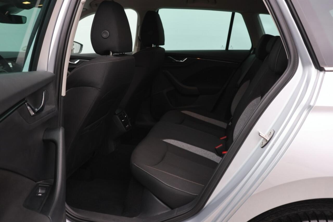 Skoda Kamiq 1.0 TSI DSG Selection - 116 pk **Camera / Full Link / PDC