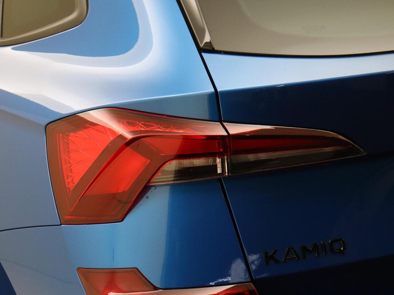 Skoda Kamiq 1.0 TSI Monte Carlo | Panoramadak | Keyless | Achteruitrijcamera | Adaptieve cruise control | Dodehoek detectie | Navigatie | Stoelverwarming |