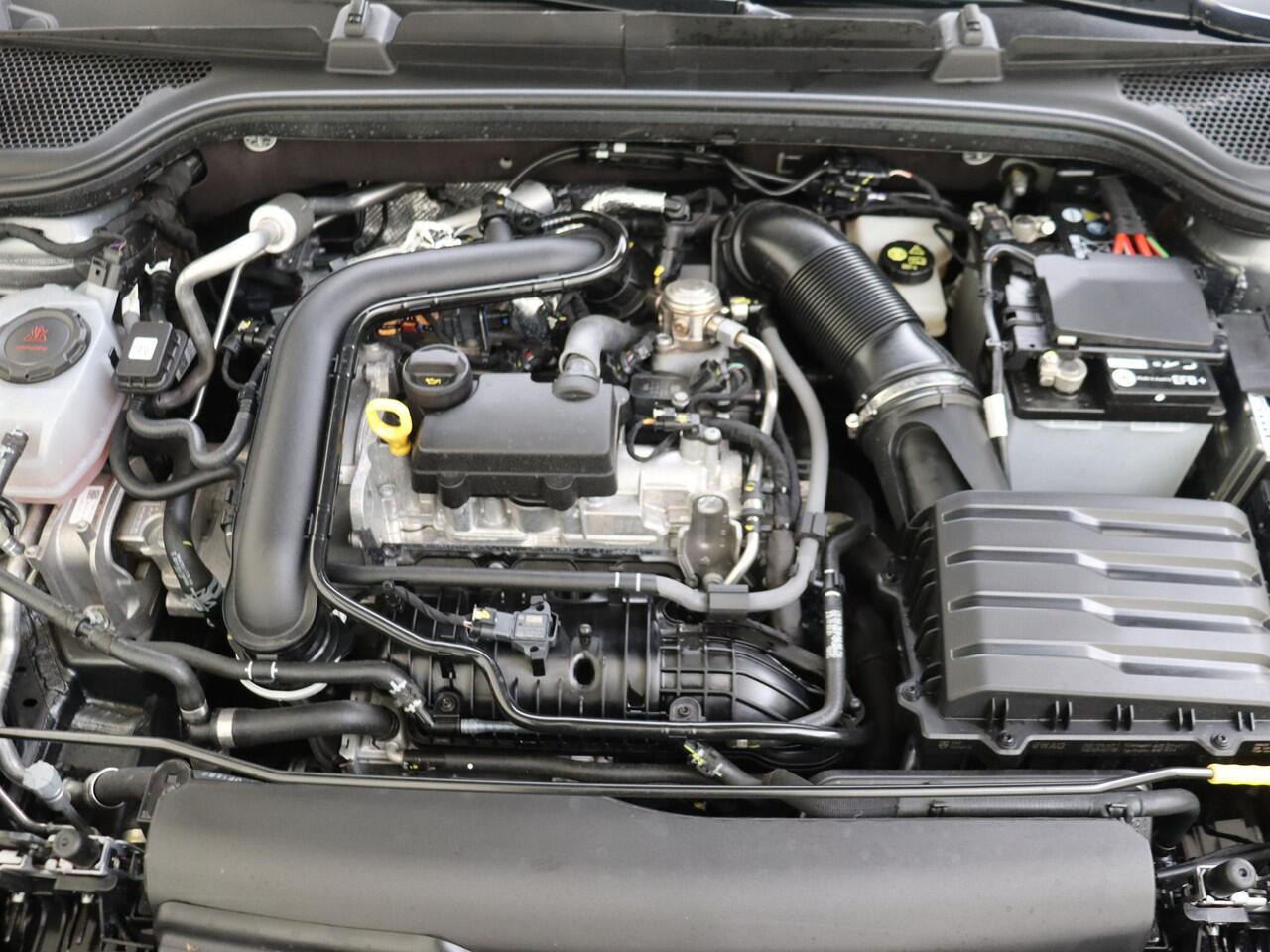 Skoda Kamiq 1.0 TSI Business Edition | Stoelverwarming | Achteruitrijcamera | Climate Control | Apple Carplay/ Android Auto