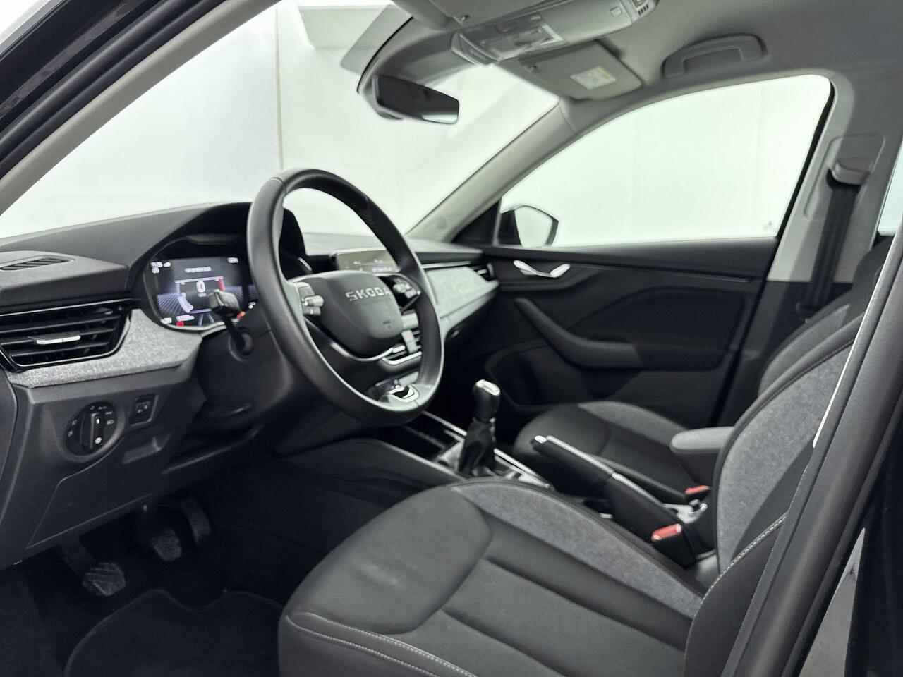 Skoda Kamiq 1.0 TSI Business Edition 115PK | Stoelverwarming | Achteruitrijcamera | Climate Control | Apple CarPlay & Android Auto