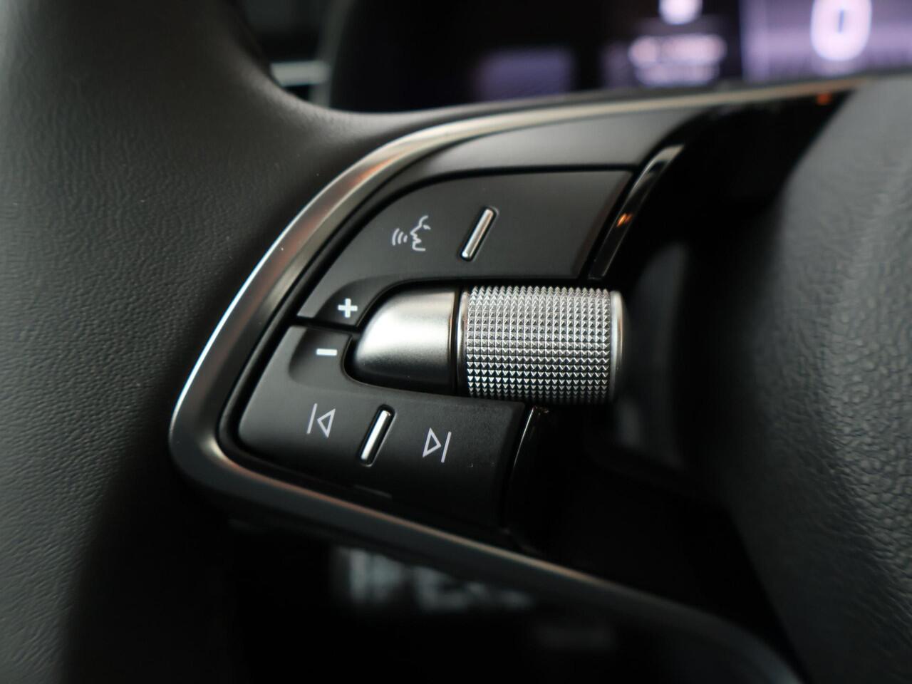 Skoda Kamiq Selection 1.0 TSI 115 PK | Travel Pakket | 16" Lichtmetalen velgen | Apple Carplay/Android Auto | Climate controle |