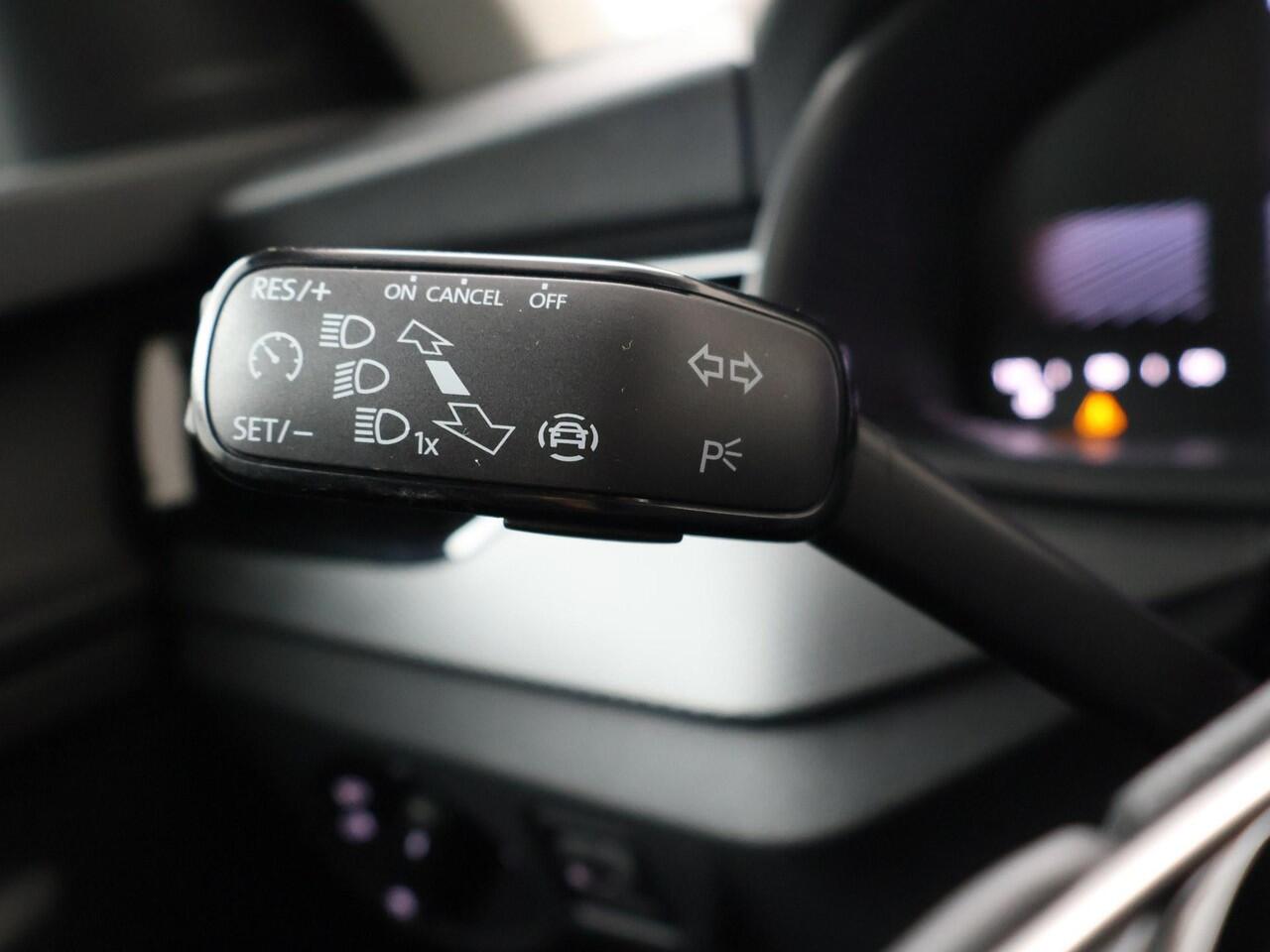 Skoda Kamiq 1.0 TSI Essence 115 PK | Parkeersensoren | Cruise Control | Apple Carplay/Android Auto |