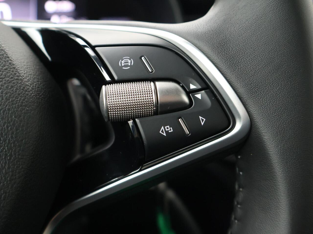 Skoda Kamiq 1.0 TSI Essence 115 PK | 18" Black Style | Parkeersensoren | Cruise Control | Apple Carplay/Android Auto |