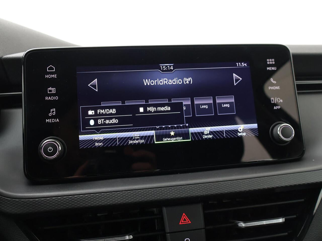 Skoda Kamiq 1.0 TSI Essence 115 PK | 18" Black Style | Parkeersensoren | Cruise Control | Apple Carplay/Android Auto |