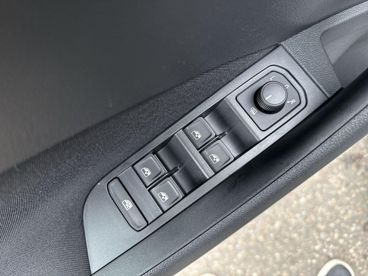 Skoda Kamiq Essence 1.0 TSI 85 kW / 115 PK SUV 6 versn. Hand | Technology Pakket | Private Lease ¤369,- | 3000,- inruilvoordeel!!