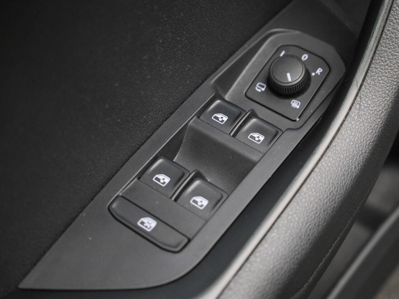 Skoda Kamiq Essence 1.0 TSI 85 kW / 115 PK SUV 6 versn. Hand | Technology Pakket | Private Lease ¤369,- | 3000,- inruilvoordeel!!