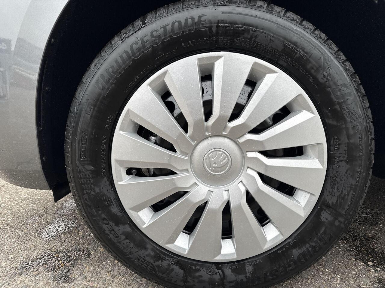 Skoda Kamiq Essence 1.0 TSI 85 kW / 115 PK SUV 6 versn. Hand | Technology Pakket | Private Lease ¤369,- | 3000,- inruilvoordeel!!