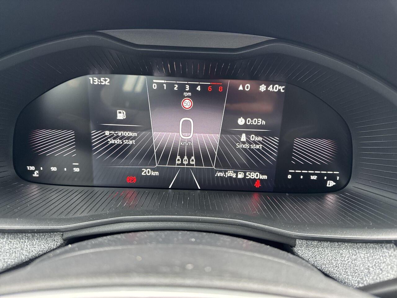 Skoda Kamiq Selection 1.0 TSI 85 kW / 115 PK SUV 6 versn. Hand | Private Lease ¤389,- | 3000,- inruilvoordeel!!