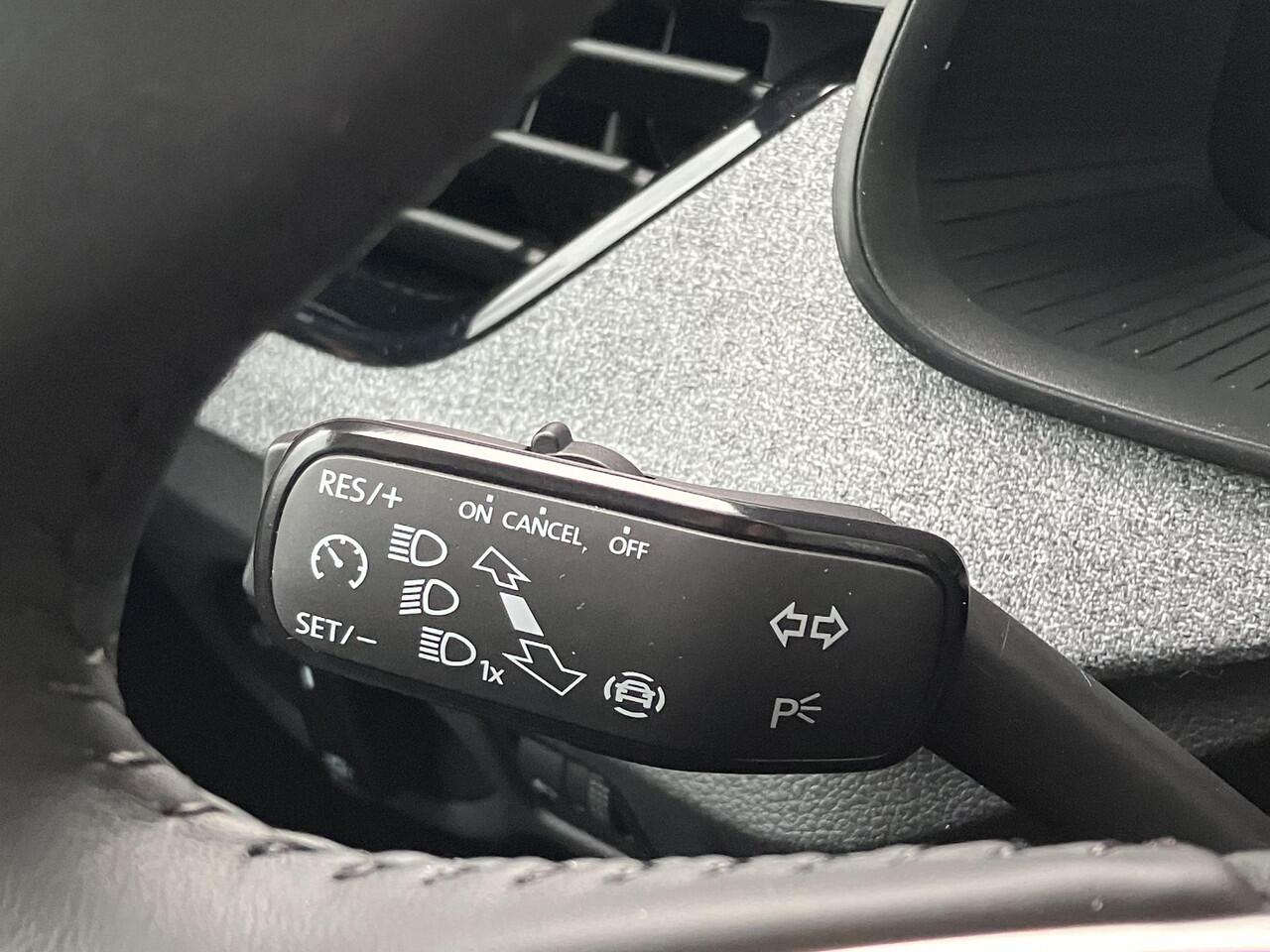 Skoda Kamiq Selection 1.0 TSI 115 PK SUV | 16" Lichtmetalen velgen | Apple Carplay/Android Auto | Climate controle |