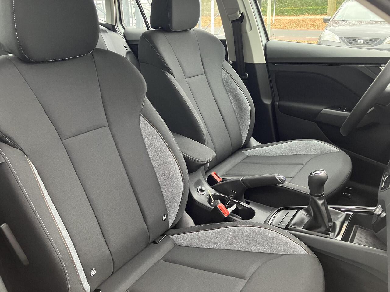 Skoda Kamiq Selection 1.0 TSI 115 PK SUV | 16" Lichtmetalen velgen | Apple Carplay/Android Auto | Climate controle |