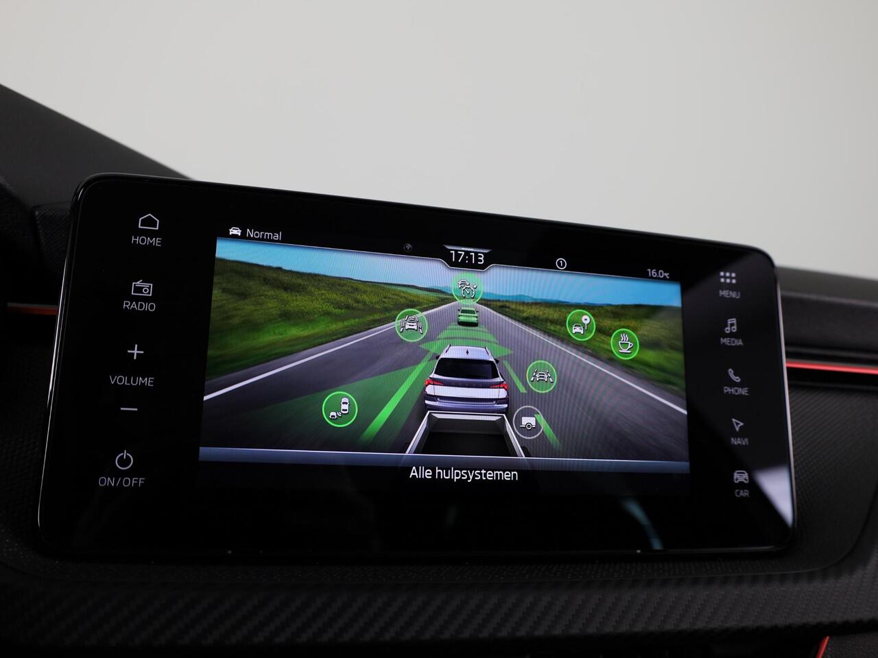 Skoda Kamiq Monte Carlo 1.0 TSI 115 pk 7 versn. DSG | Navigatie Pakket | Travel Assist Plus | Wegklapbare trekhaak | Winter Pakket | Charging | 18 inch lichtmetalen velgen