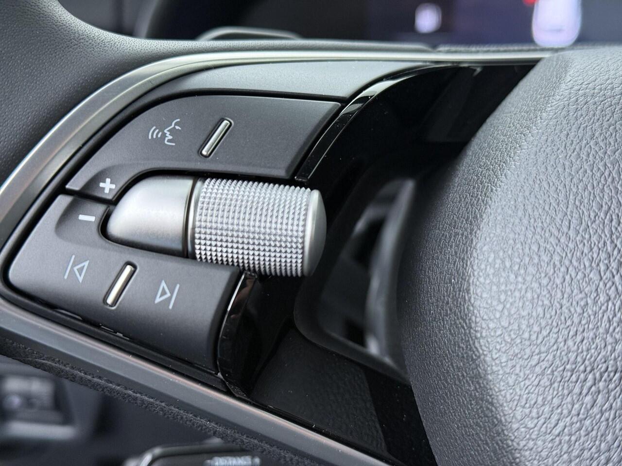 Skoda Kamiq Selection 1.0 TSI 115 PK DSG Automaat | Trekhaak | Adapt. Cruise control | 17" Lichtmetalen velgen |