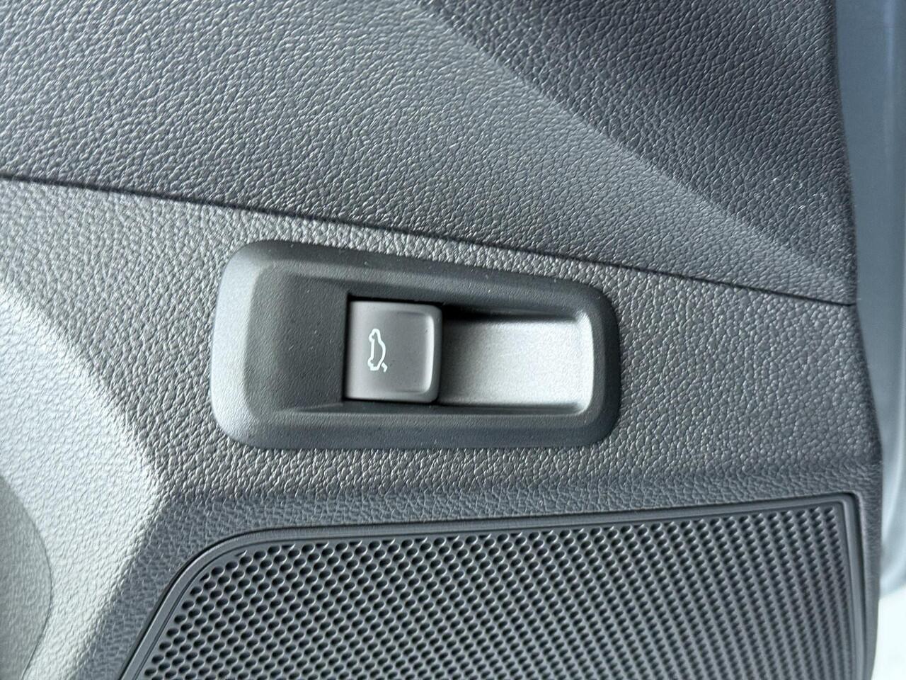 Skoda Kamiq Business Edition 1.0 TSI 115 PK DSG | Automaat | Trekhaak | Winterpakket |