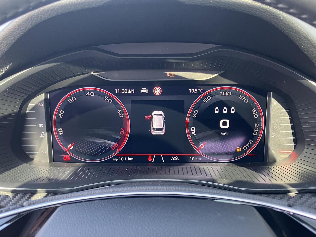 Skoda Kamiq Monte Carlo 1.0 TSI 115 PK | Winterpakket | 18" Lichtmetalen velgen | Adaptieve cruise control | Zwart dak |