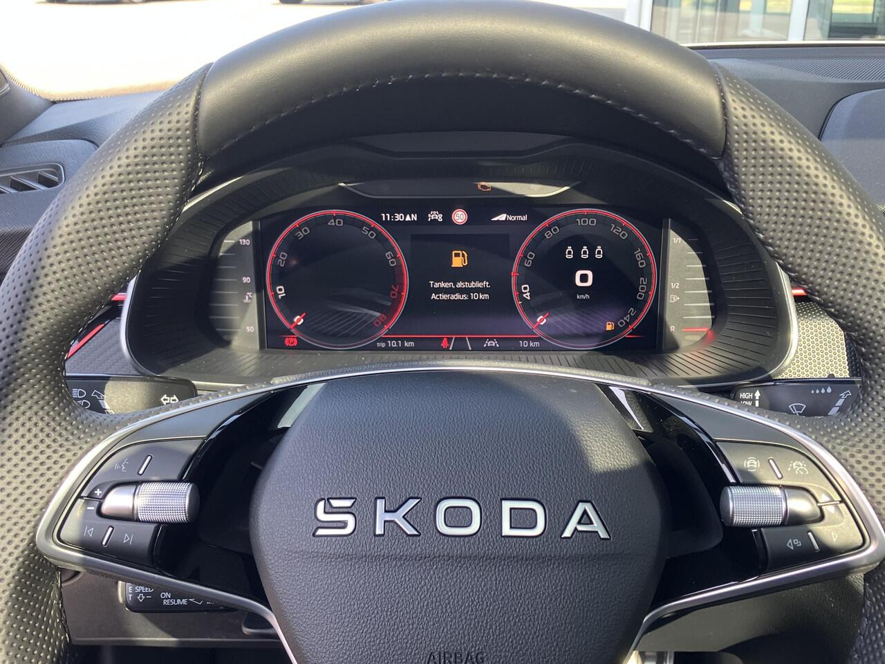 Skoda Kamiq Monte Carlo 1.0 TSI 115 PK | Winterpakket | 18" Lichtmetalen velgen | Adaptieve cruise control | Zwart dak |