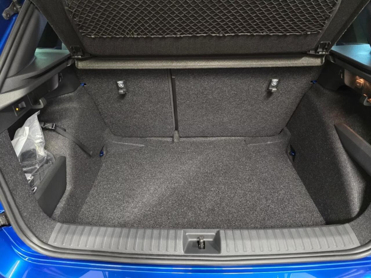 Skoda Kamiq 1.5 TSI DSG MONTE CARLO GLAS-DAK/CAMERA/TREKHAAK/NAVI/CARPLAY/STOELVERW