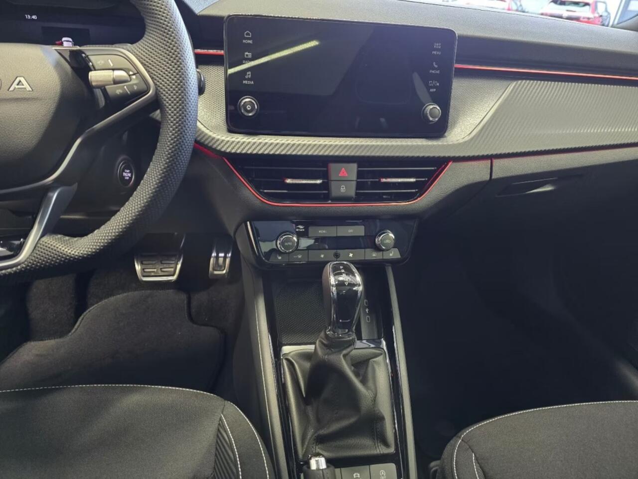 Skoda Kamiq 1.5 TSI DSG MONTE CARLO GLAS-DAK/CAMERA/TREKHAAK/NAVI/CARPLAY/STOELVERW